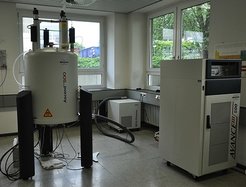 Neues 500MHz NMR Spektrometer in Betrieb genommen