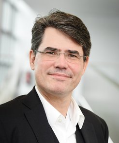 Frank Neese, Direktor der Abteilung für Molekulare Theorie und Spektroskopie am MPI für Kohlenforschung