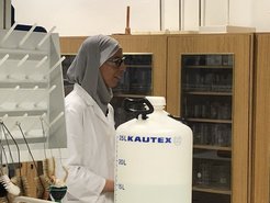 Laila Sahraoui betreut die Auszubildenden am Institut.