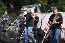 Die "Energy Converters", die Mülheimer Campus-Band, spielt vor dem Beginn der eigentlichen Vorlesung.