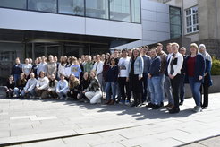 Happy girls and happy colleagues after a successfl Girls' Day at the MPI für Kohlenforschung.