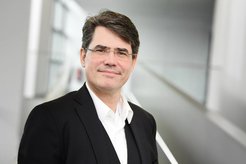 Frank Neese, Direktor am MPI für Kohlenforschung, wird von der American Chemical Society mit einem besonderen Award ausgezeichnet.